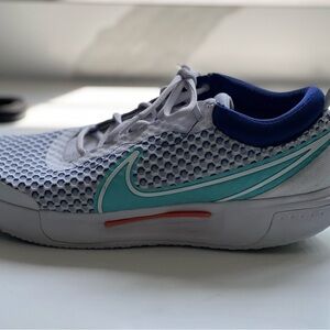 Nike Air Zoom Court Pro Hardcourt Tennis shoes. Size 12. Mint condition!